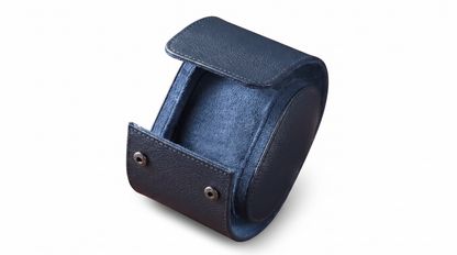 Estuche Amox porta-reloj de viaje color azul marino, fondo blanco